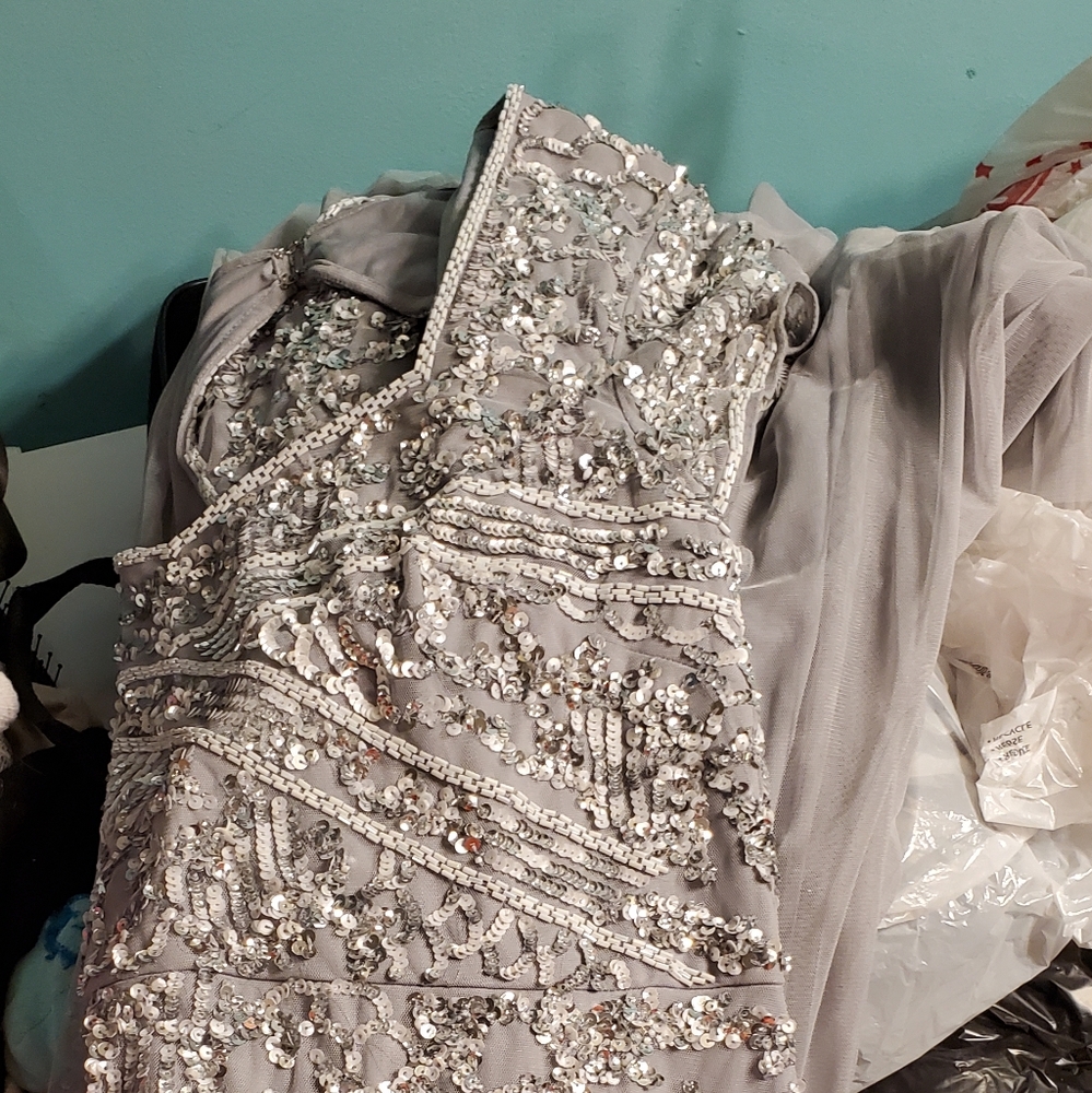 Full length evening gown by Adrianna Papell size 20 silver - Picture 2 of 6